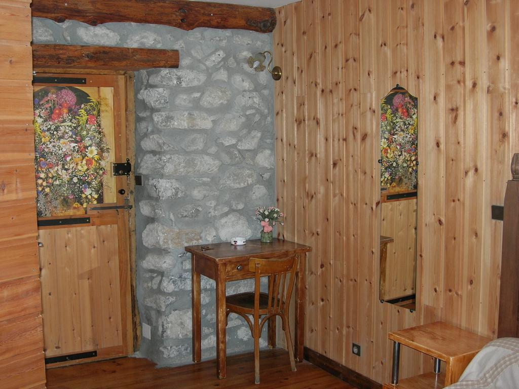 Auberge La Cleida Névache Zimmer foto
